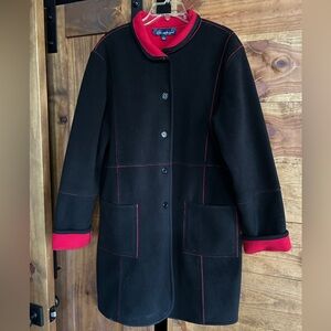 Susan Graver Red & Black Reversible Polar Fleece Coat. Cuffed sleeves. EUC.